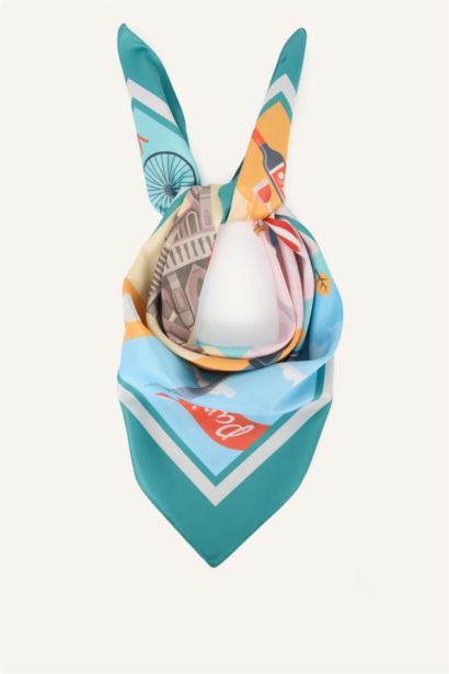 سكارف نسائي