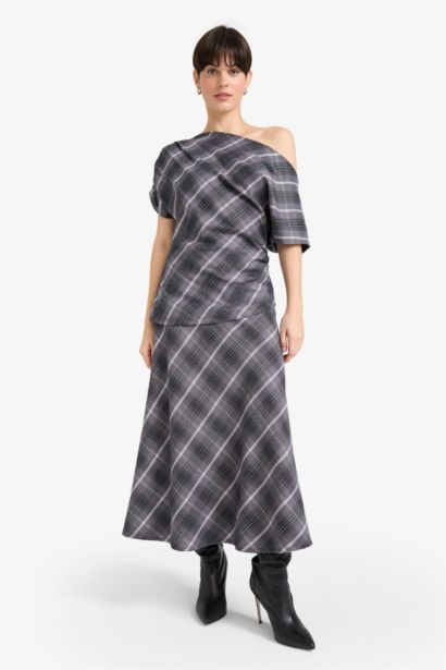 بلوزة نص كم فلانيل كاروهات قصة عادية بياقة قارب