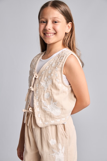 Girl Regular Fit Beige Printed 100% Cotton Sleeveless Blouse