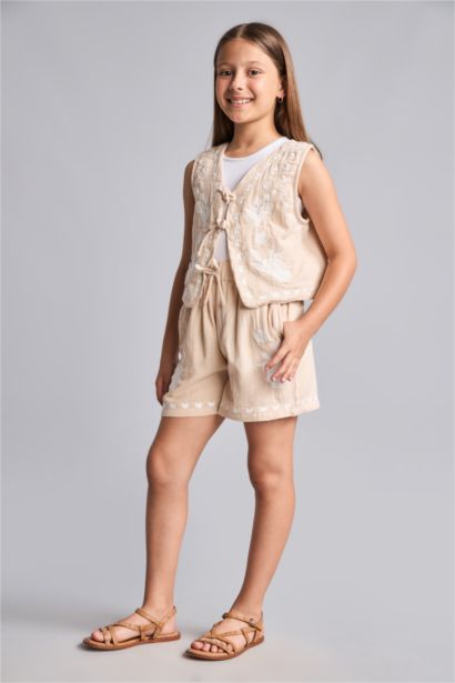 Girl Regular Fit Embroidered Beige Shorts