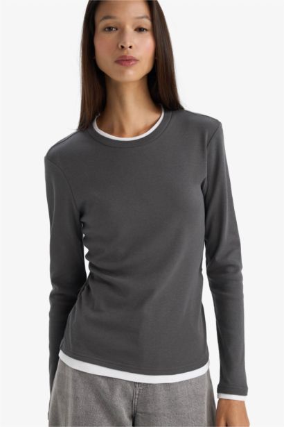 تيشيرت كم طويل قصة ضيقة برقبة مستديرة