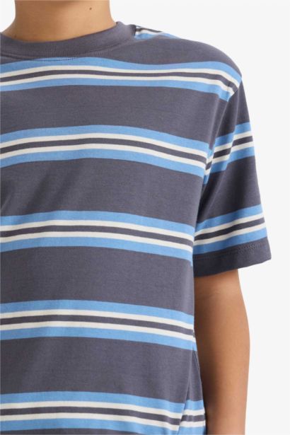 تيشيرت ولادي نص ردن قصة عادية بياخة مستديرة