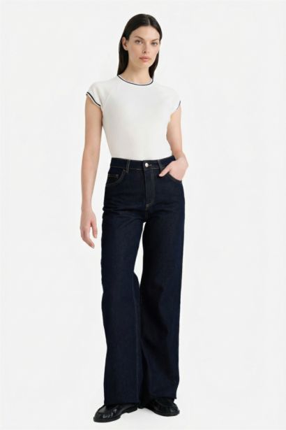 Футболка Regular Fit в рубчик с круглым вырезом и коротким рукавом