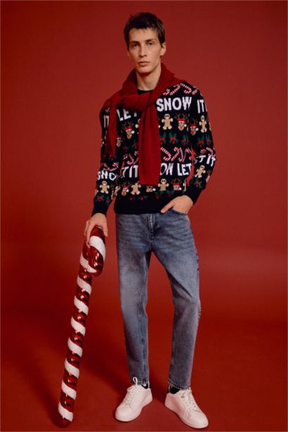Christmas Themed Standard Fit Knit Pullover