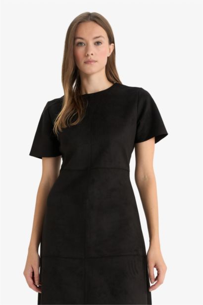 A Cut Round Collar Suede Dress