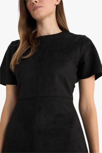 A Cut Round Collar Suede Dress