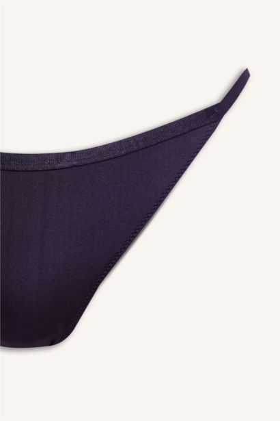 Атласные трусики-бразилиана с кружевными деталями