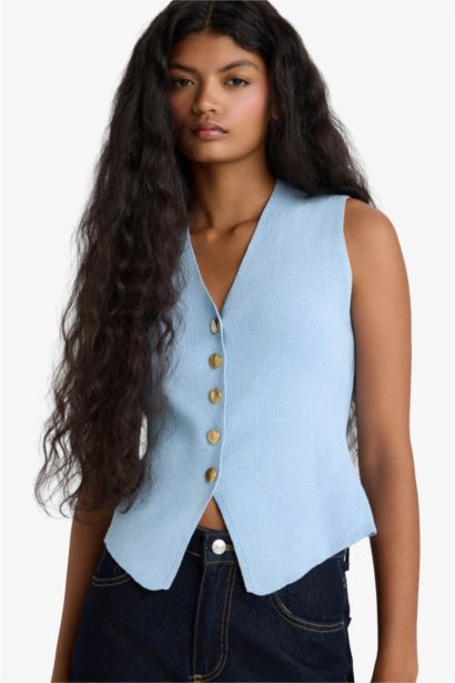 Fitted V-Neck Knit Vest