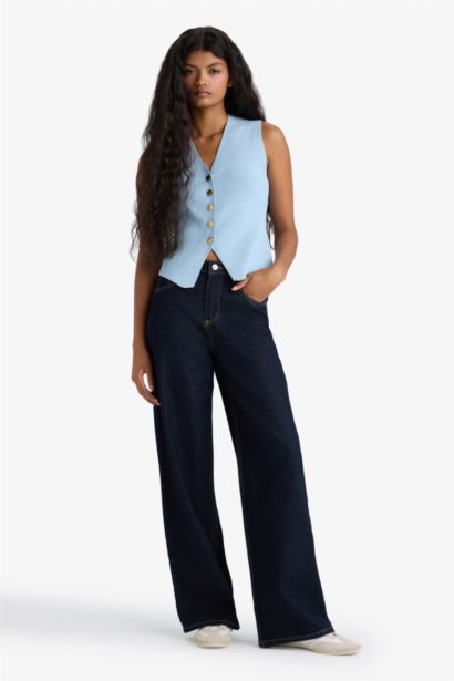 Fitted V-Neck Knit Vest