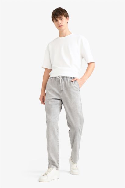 Wide Leg Washed Jeans