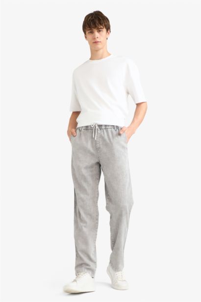 Wide Leg Washed Jeans