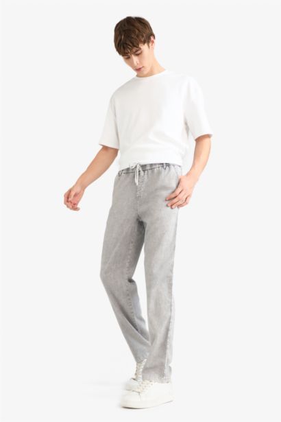 Wide Leg Washed Jeans