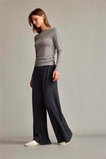Relax Fit Normal Waist Straight Leg Modal Trousers