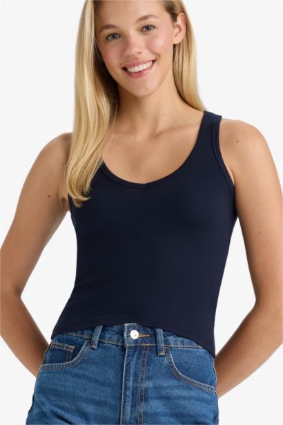 تانك توب مضلع سليم فيت مخصر بياقة V