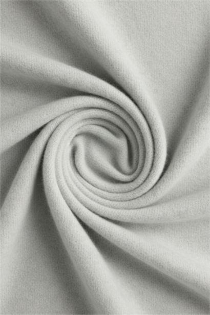 بلوز تريكو قصة عادية بياقة مستديرة