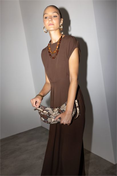 Bisiklet Yaka Keten Karışımlı Kısa Kollu Maxi Elbise