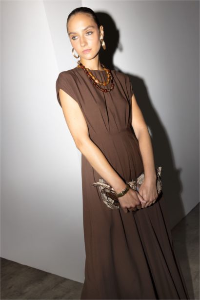 Bisiklet Yaka Keten Karışımlı Kısa Kollu Maxi Elbise