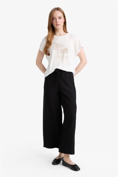 Relax Fit Wide Leg Capri Pants