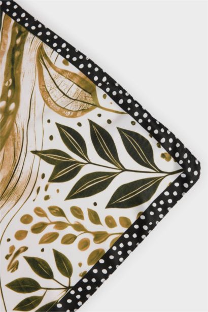 Woman Patterned Scarf