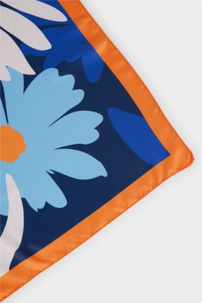 Woman Patterned Scarf