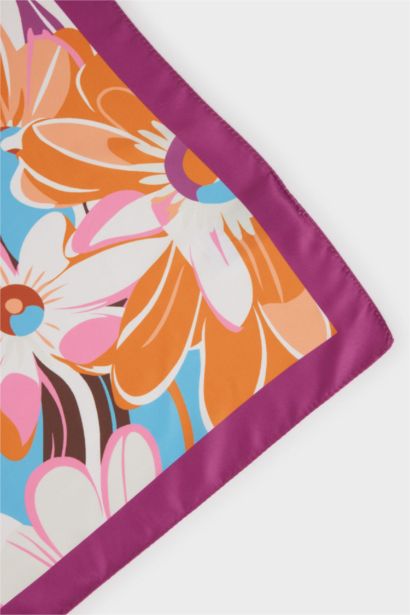 Woman Patterned Scarf