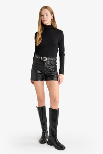 2 piece Faux Leather Normal Waist Short Leg Shorts