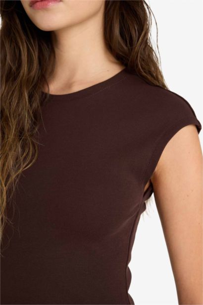 Облегающее платье миди в рубчик с круглым вырезом и коротким рукавом Bodycon