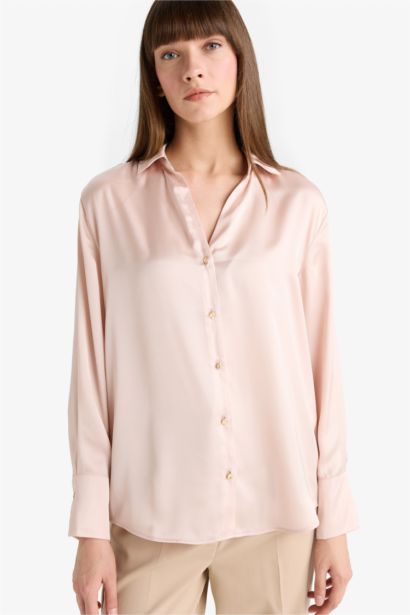 Chemise en satin à manches longues Coupe régulière