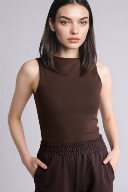 Slim Fit қайық жағалы майка