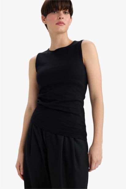 تانك توب مضلع سليم فيت برقبة مستديرة