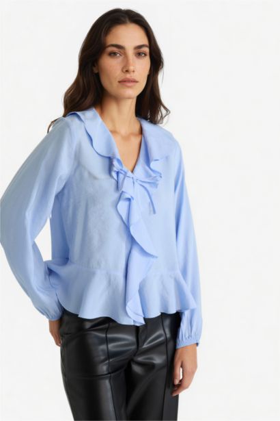 بلوزة كم طويل قصة عادية بياقة V