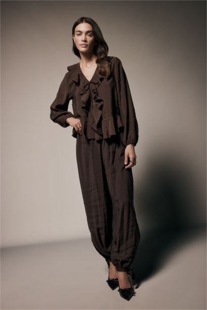 بلوزة كم طويل قصة عادية بياقة V