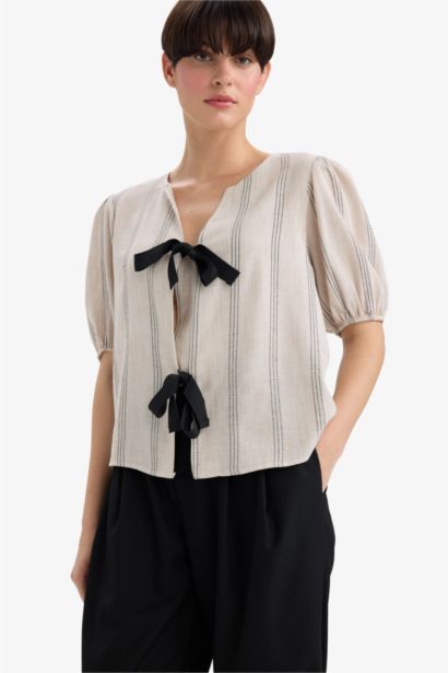 Blouse en lin mélangé à col rond et manches courtes Coupe régulière