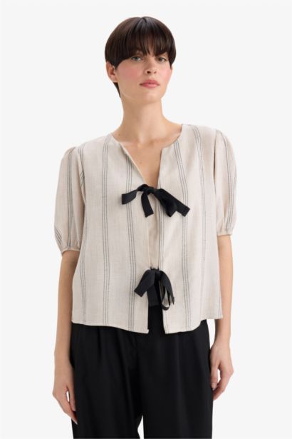 Blouse en lin mélangé à col rond et manches courtes Coupe régulière