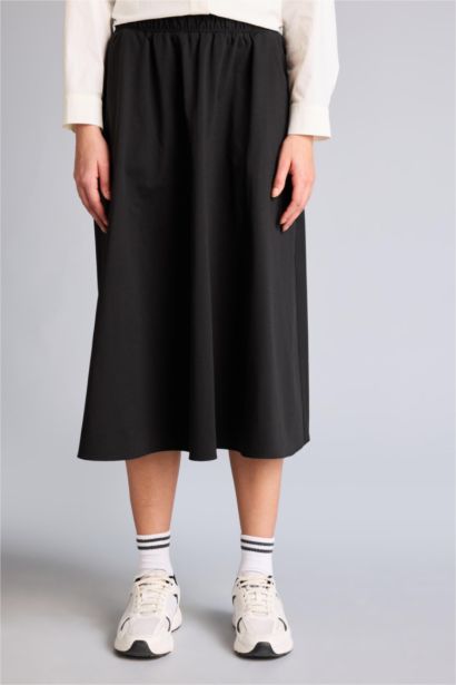 Standard Fit Woven Skirt