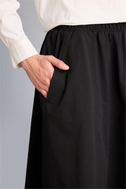 Standard Fit Woven Skirt