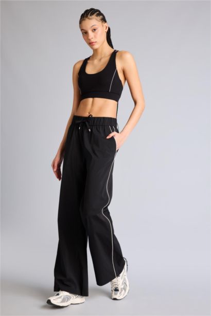 Standard Fit Wide Leg Woven Trousers