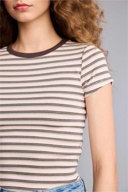 Fıtted Bisiklet Yaka Ribana Kısa Kollu Tişört