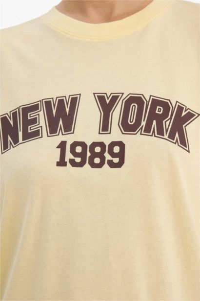 Трикотажная футболка Oversize с надписью и коротким рукавом