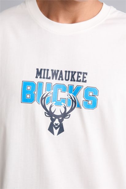 Boxy Fit V-Neck Sleeveless NBA Milwaukee Bucks Licensed Tank Top