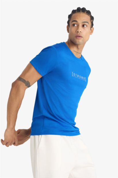 تيشيرت رياضي نص ردن سليم فيت من DeFactoFit