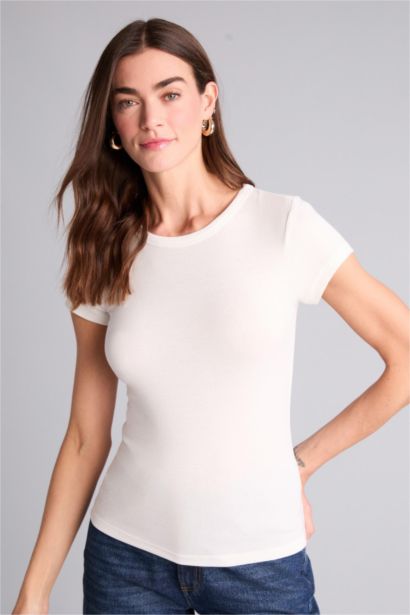 تيشيرت نص ردن سليم فيت بياقة مستديرة