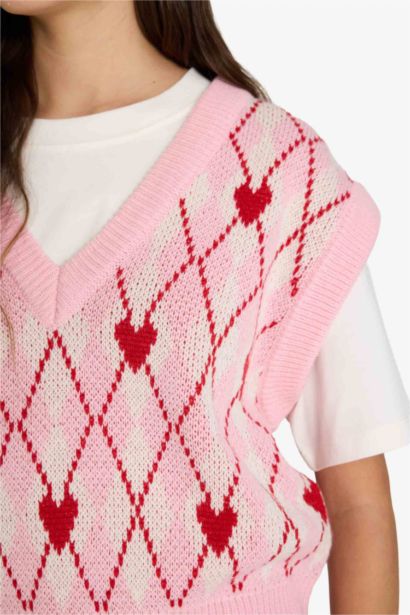 Жилет с круглым вырезом ко Дню святого Валентина