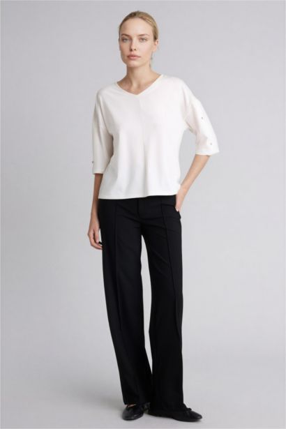 Relax Fit V-Neck Long Sleeve T-Shirt