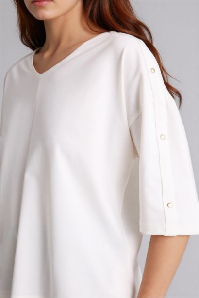 Relax Fit V-Neck Long Sleeve T-Shirt