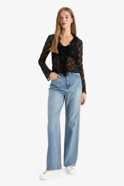 Fitted V Yaka Önden Bağlamalı Dantel Uzun Kollu Bluz