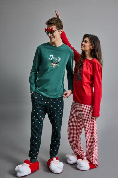Christmas Themed Regular Fit Top Bottom 2 Piece Pajama Set