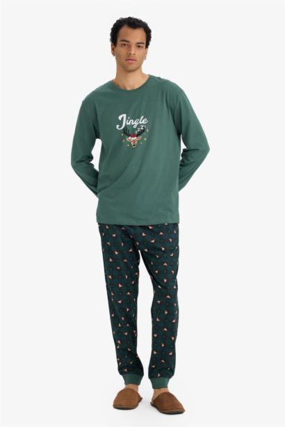 Christmas Themed Regular Fit Top Bottom 2 Piece Pajama Set
