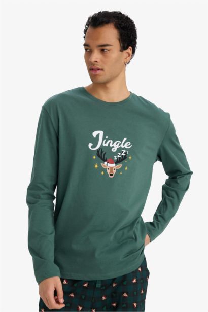 Christmas Themed Regular Fit Top Bottom 2 Piece Pajama Set