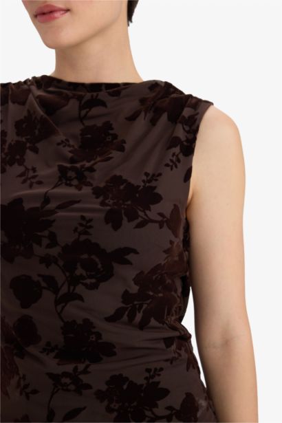 Round Neck Floral Tulle Sleeveless Blouse